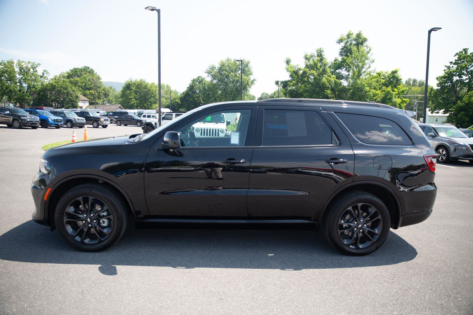 Used 2025 Dodge Durango GT w/ Blacktop Package image 7