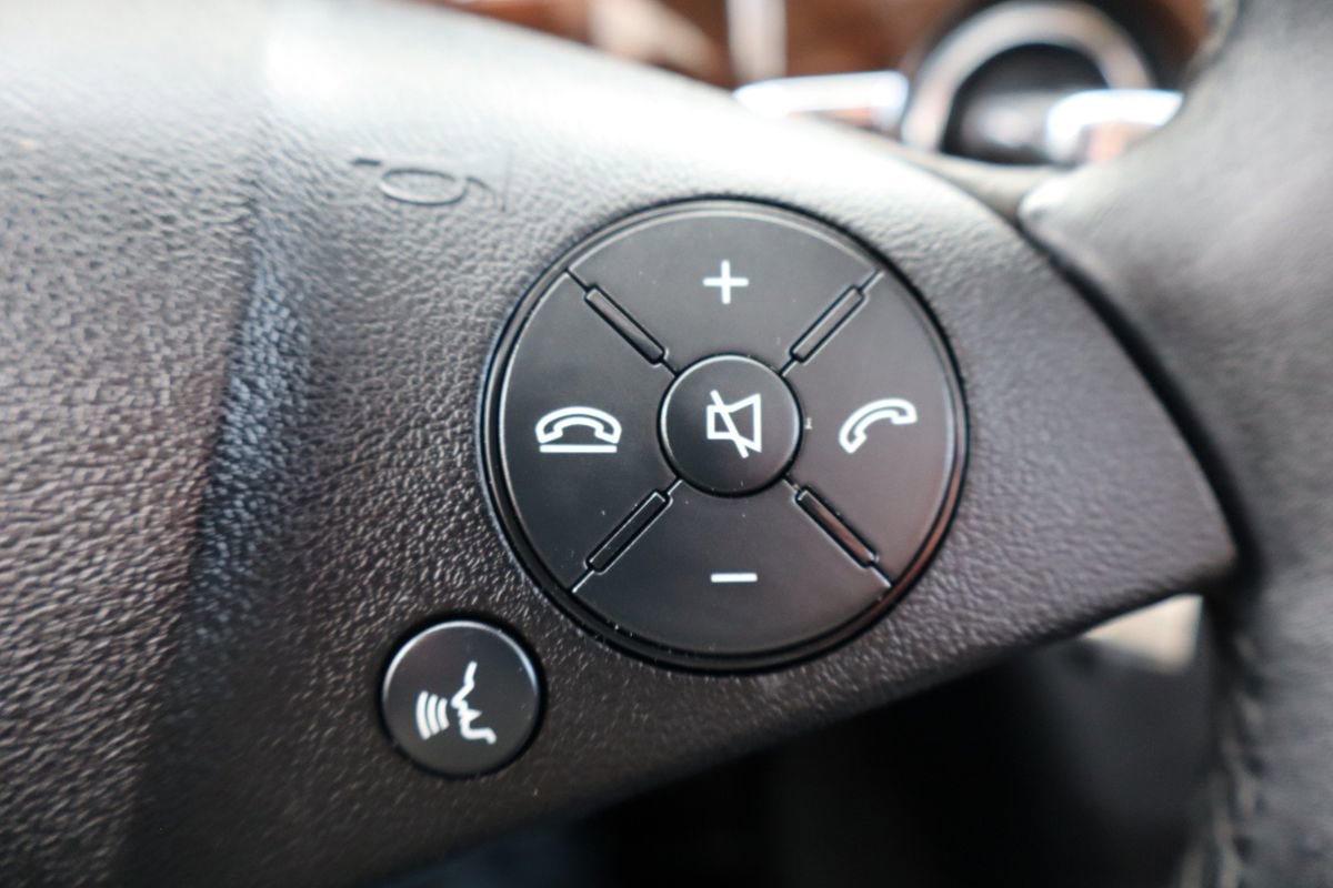 Used 2012 Mercedes-Benz GLK 350 4MATIC image 29