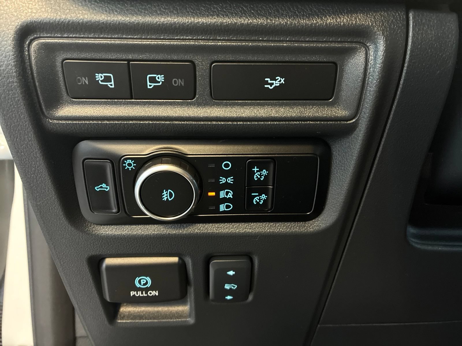 Used 2024 Ford F150 Lariat AWD/4WD image 14