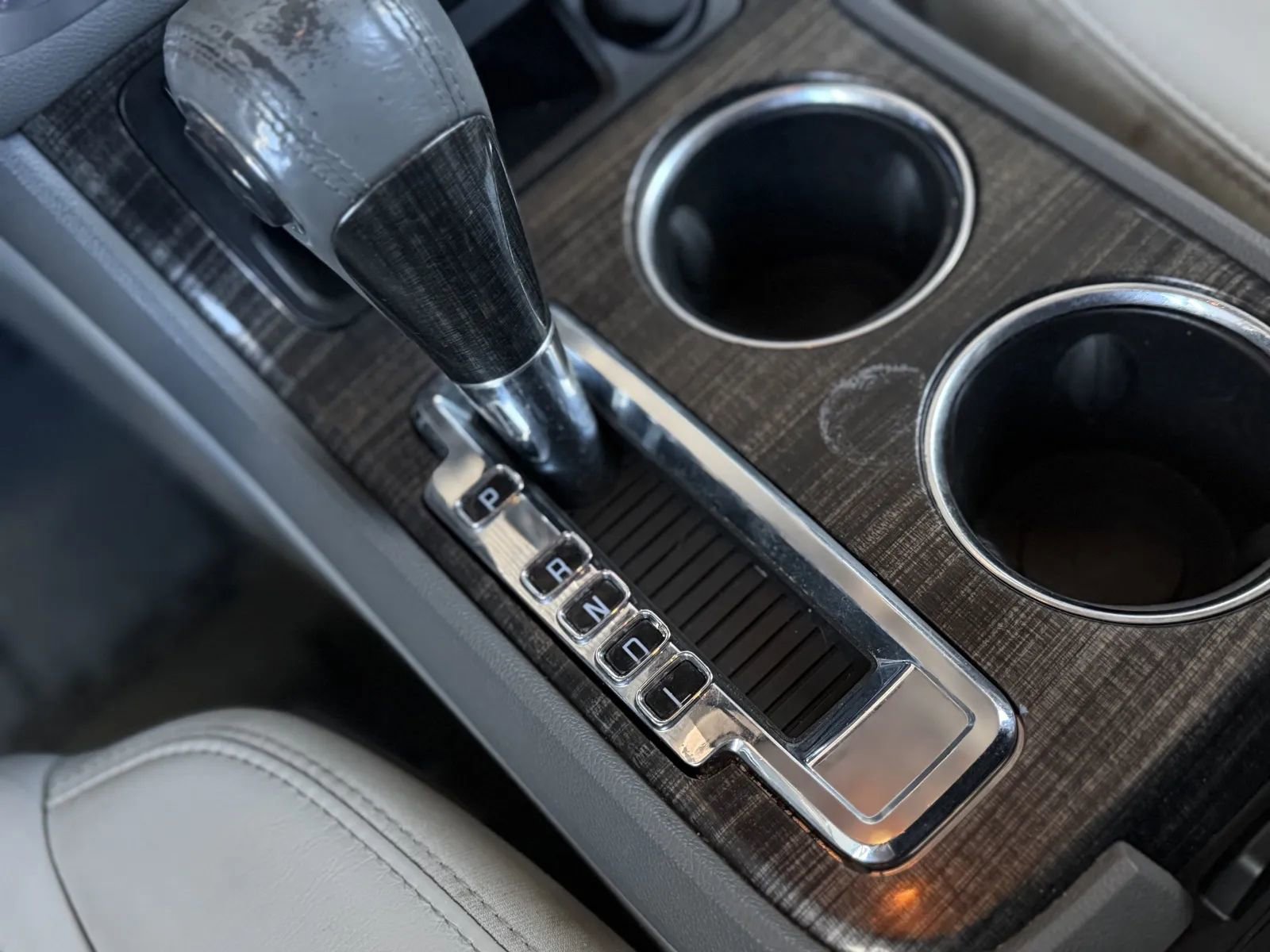 Used 2014 GMC Acadia SLT image 35