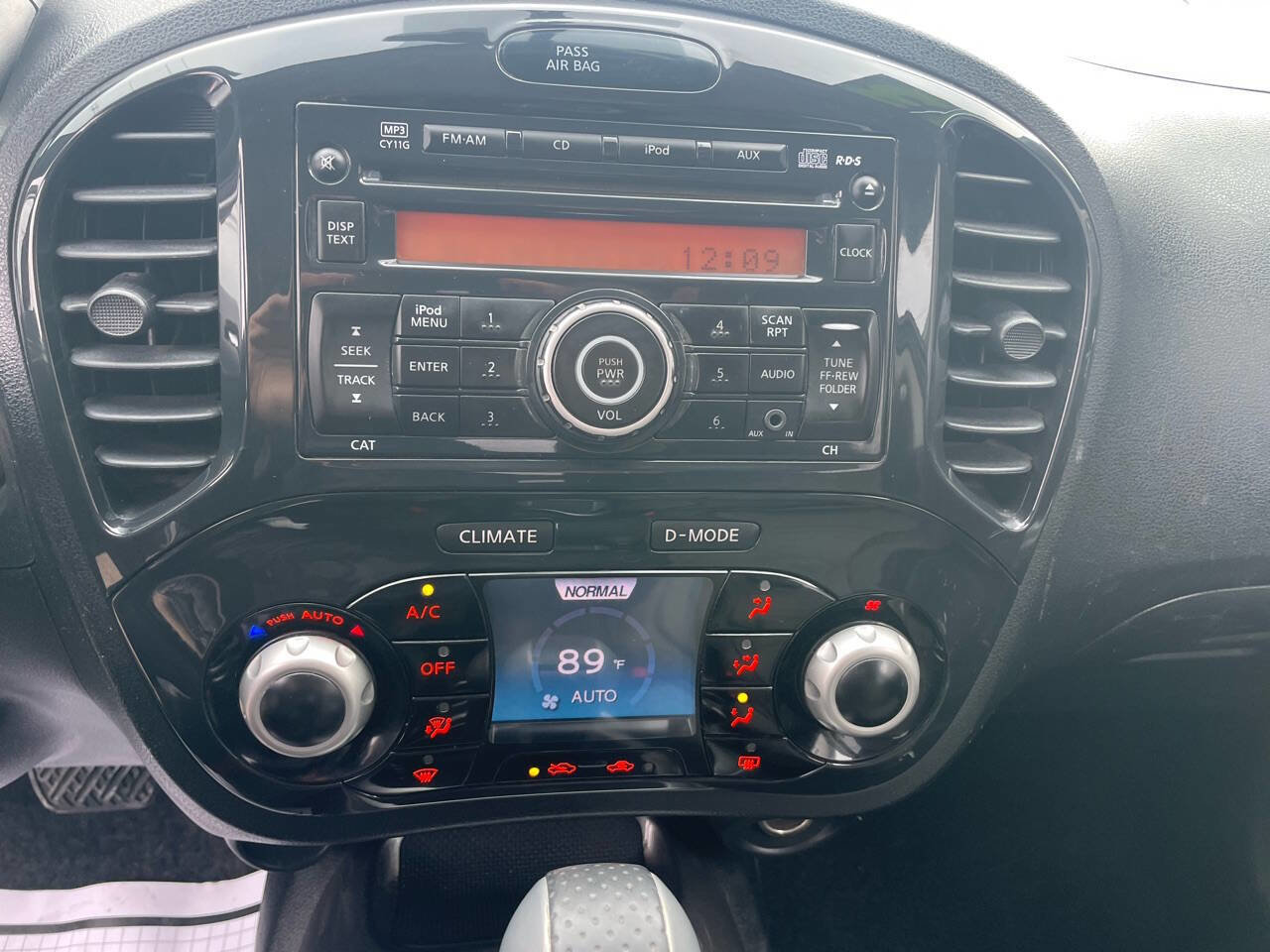 Used 2013 Nissan Juke SV image 15