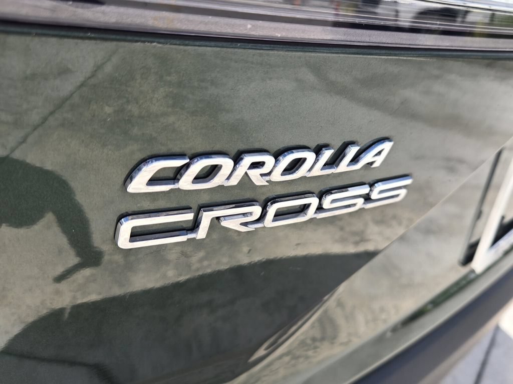 Used 2024 Toyota Corolla Cross XLE AWD/4WD image 14