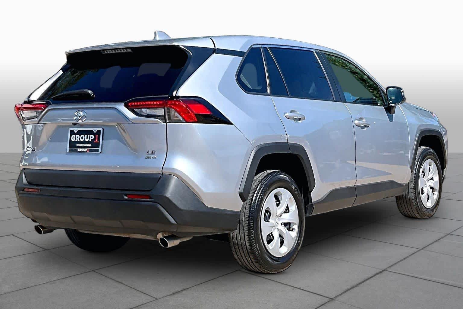 Used 2025 Toyota RAV4 LE AWD/4WD image 13