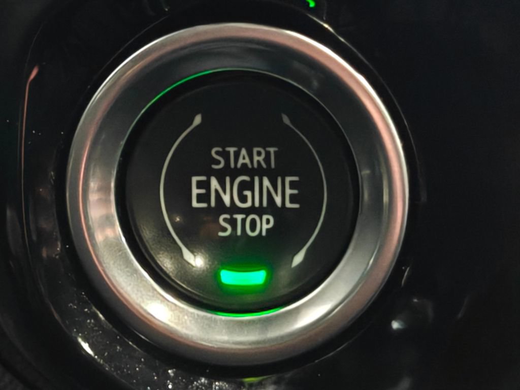 Used 2022 Chevrolet Silverado 1500 ZR2 w/ Technology Package image 17