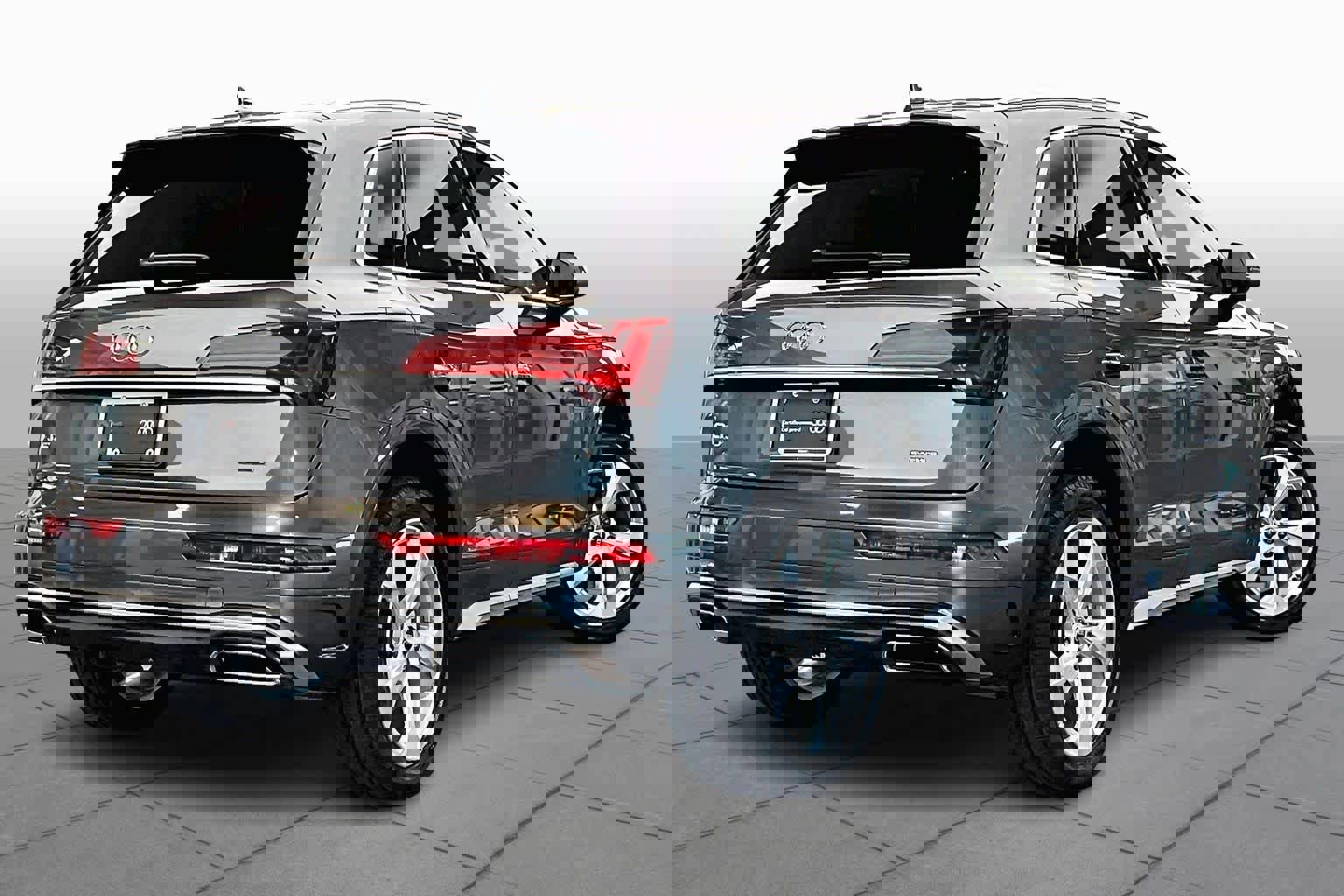 Certified 2025 Audi Q5 2.0T Premium Plus w/ Premium Plus Package image 12