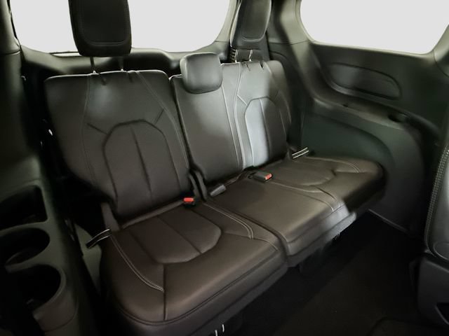 New 2027 Chrysler Pacifica Select FWD image 26