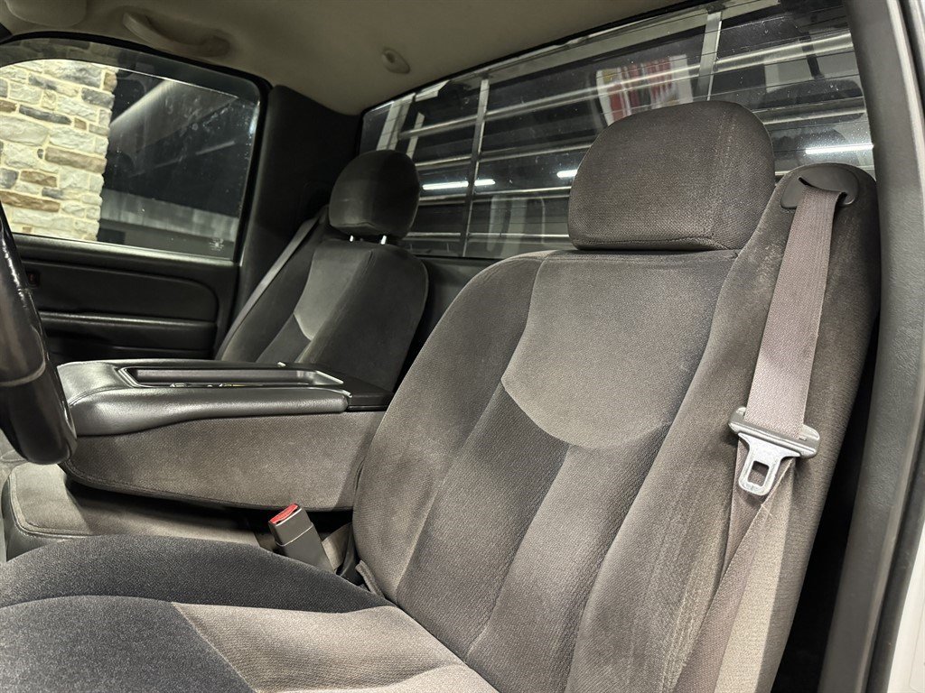 Used 2007 GMC Sierra 3500 SLE w/ Heavy-Duty Power Package AWD/4WD image 24