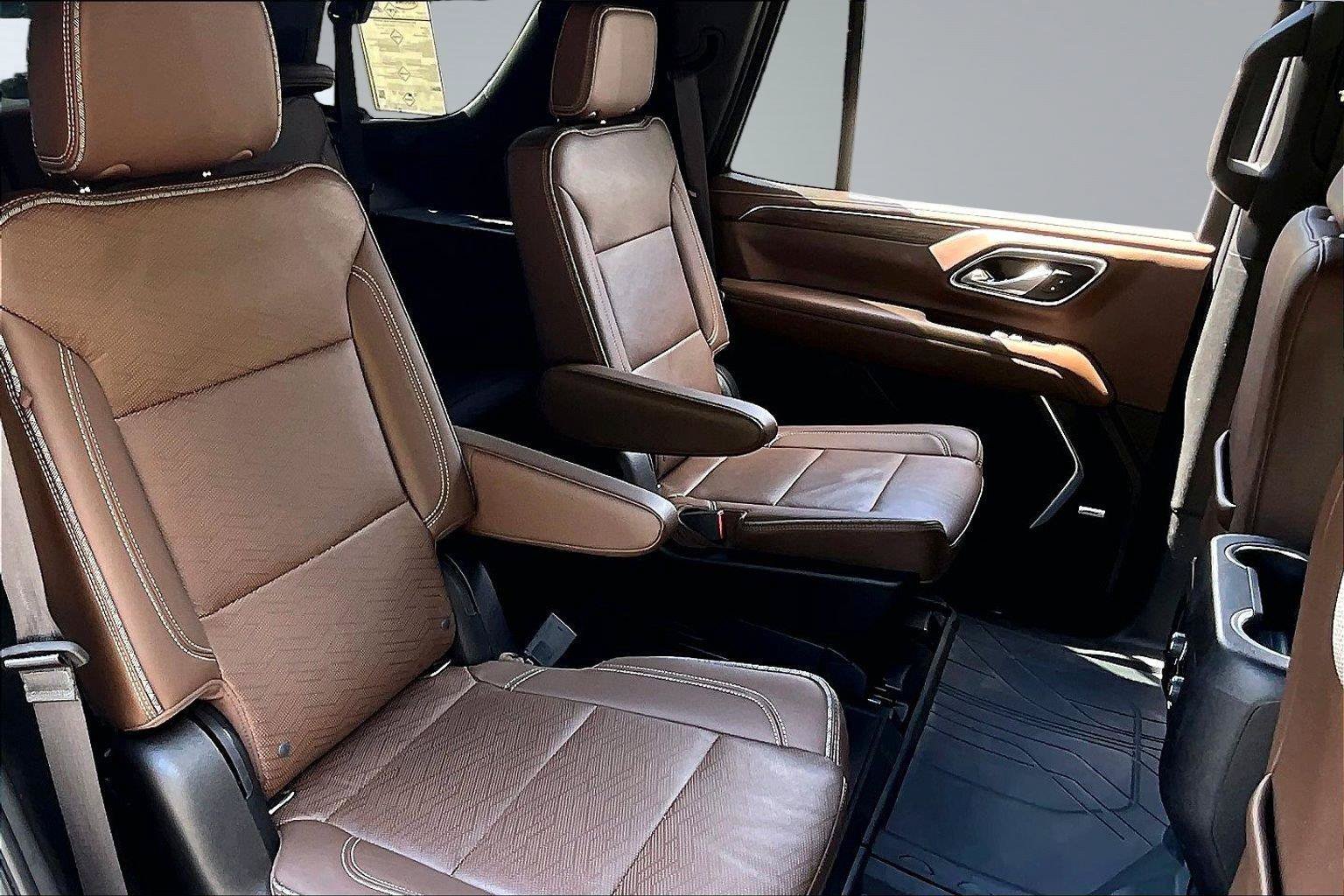 Used 2021 Chevrolet Tahoe High Country w/ Premium Package AWD/4WD image 27
