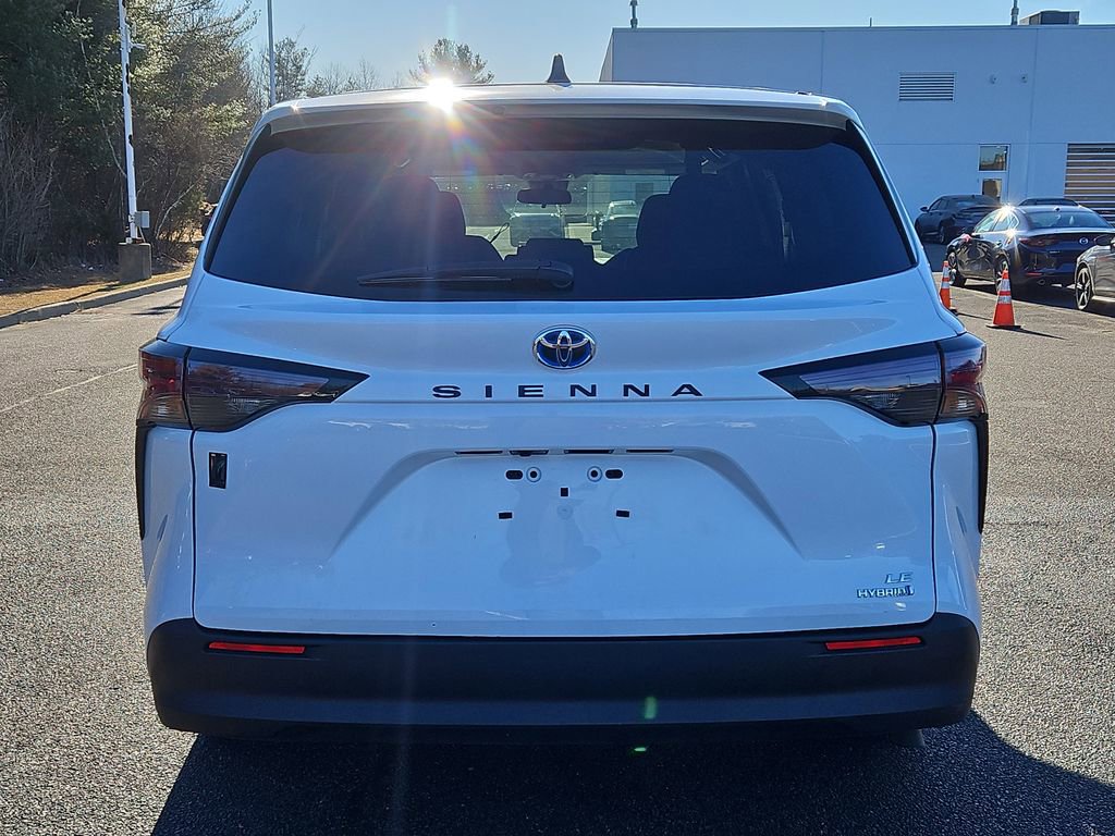 Used 2024 Toyota Sienna LE image 26