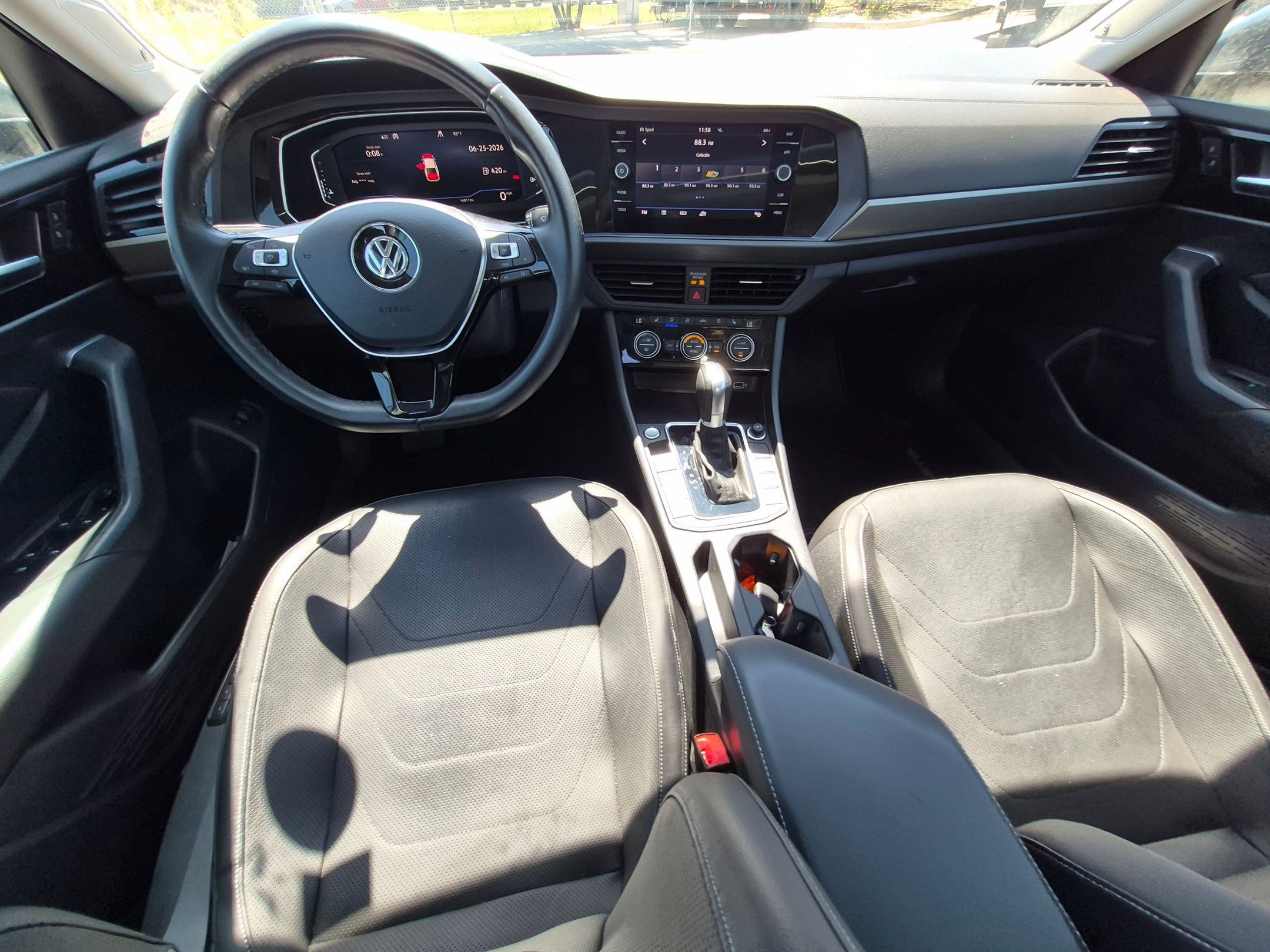 Used 2019 Volkswagen Jetta SEL Premium FWD image 29