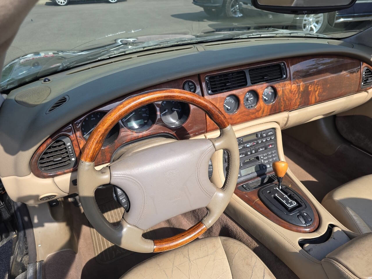 Used 2000 Jaguar XK8 Convertible image 21