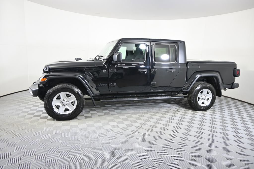 Used 2022 Jeep Gladiator Sport image 2