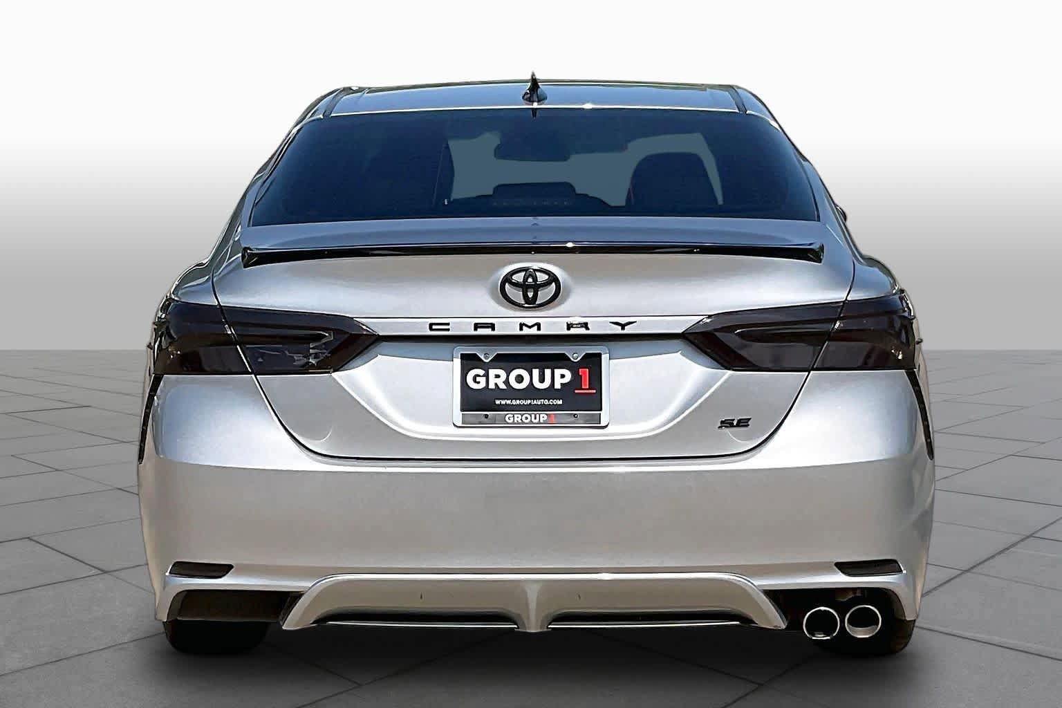 Used 2020 Toyota Camry SE FWD image 5
