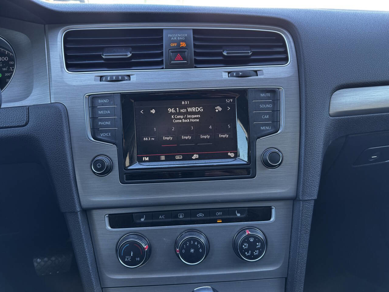 Used 2015 Volkswagen Golf SE image 17