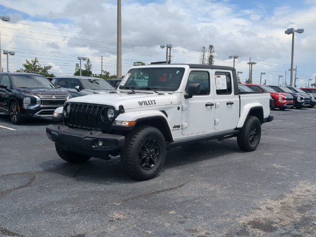 Used 2022 Jeep Gladiator Sport AWD/4WD image 2