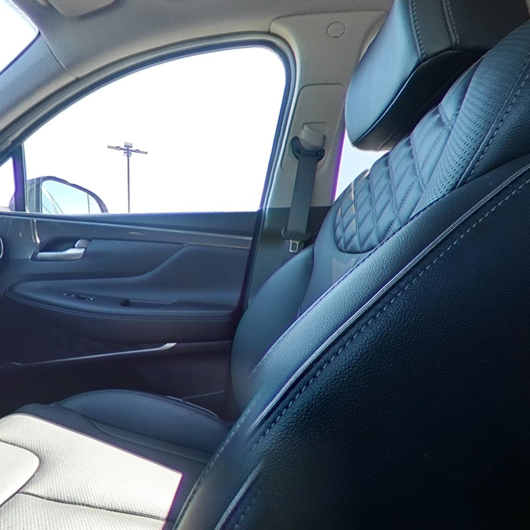 Used 2023 Hyundai Santa Fe Limited AWD/4WD image 32