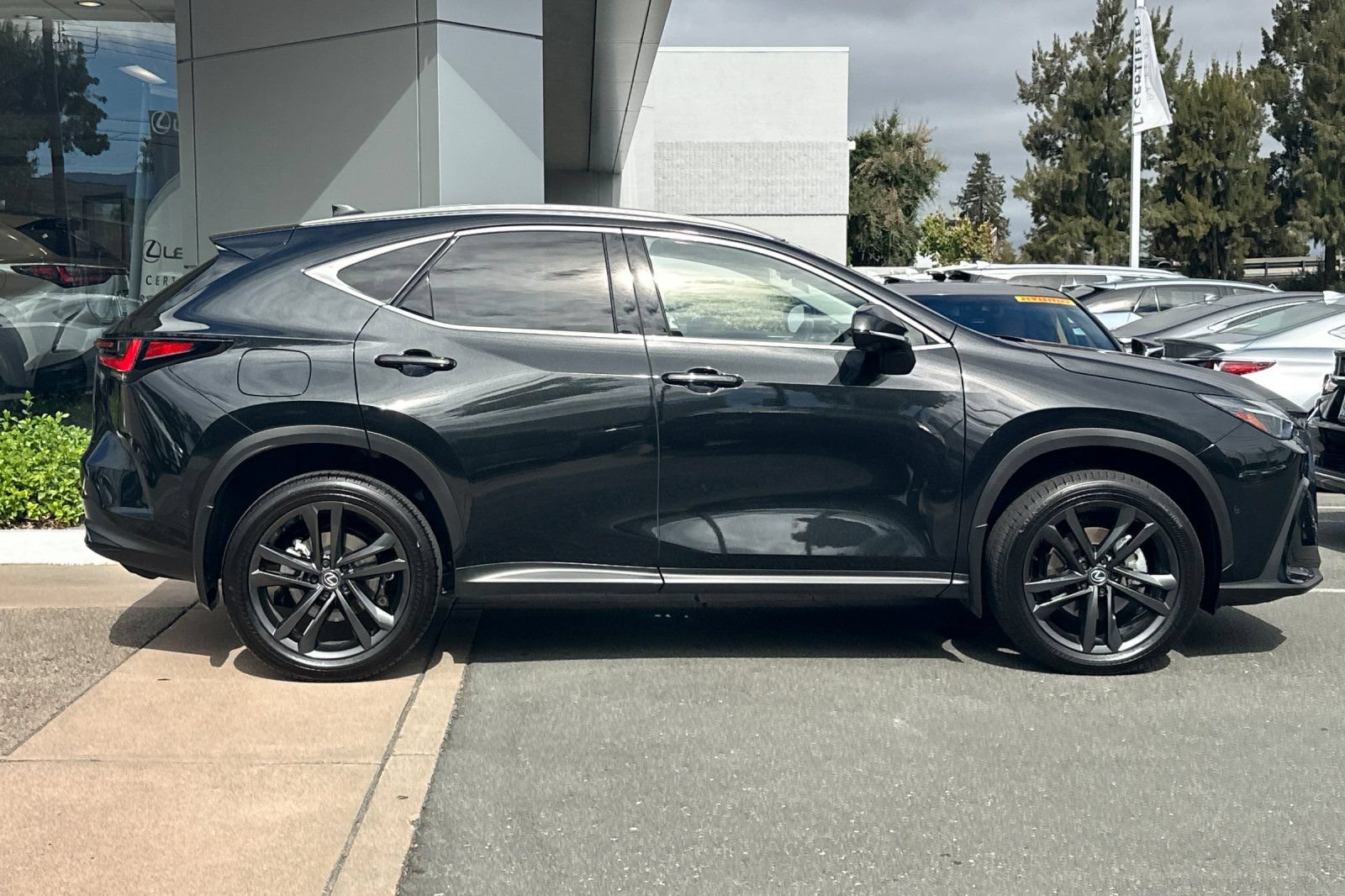Certified 2025 Lexus NX 450h+ AWD w/ Accessory Package (Z1) image 3