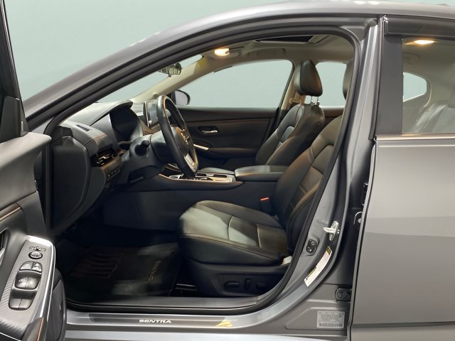 Certified 2022 Nissan Sentra SR w/ SR Premium Package FWD image 11