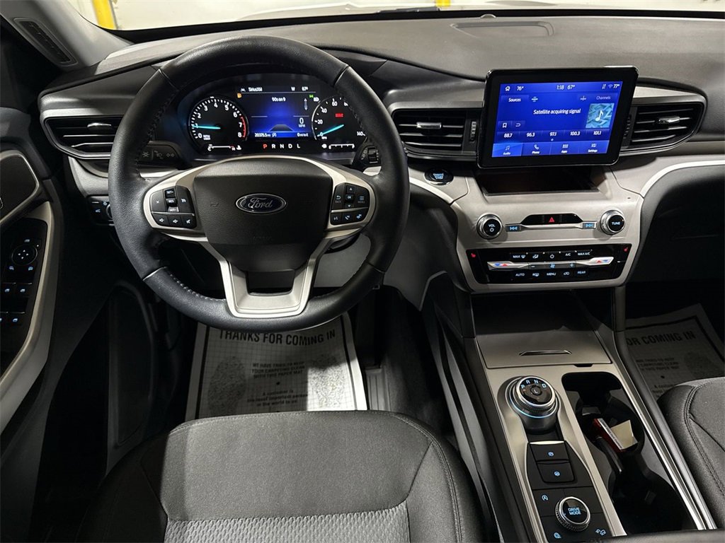 Used 2023 Ford Explorer XLT image 19