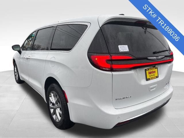 New 2026 Chrysler Pacifica Limited image 6