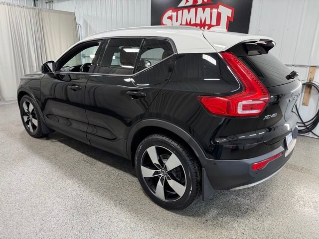 Used 2019 Volvo XC40 T5 Momentum image 6