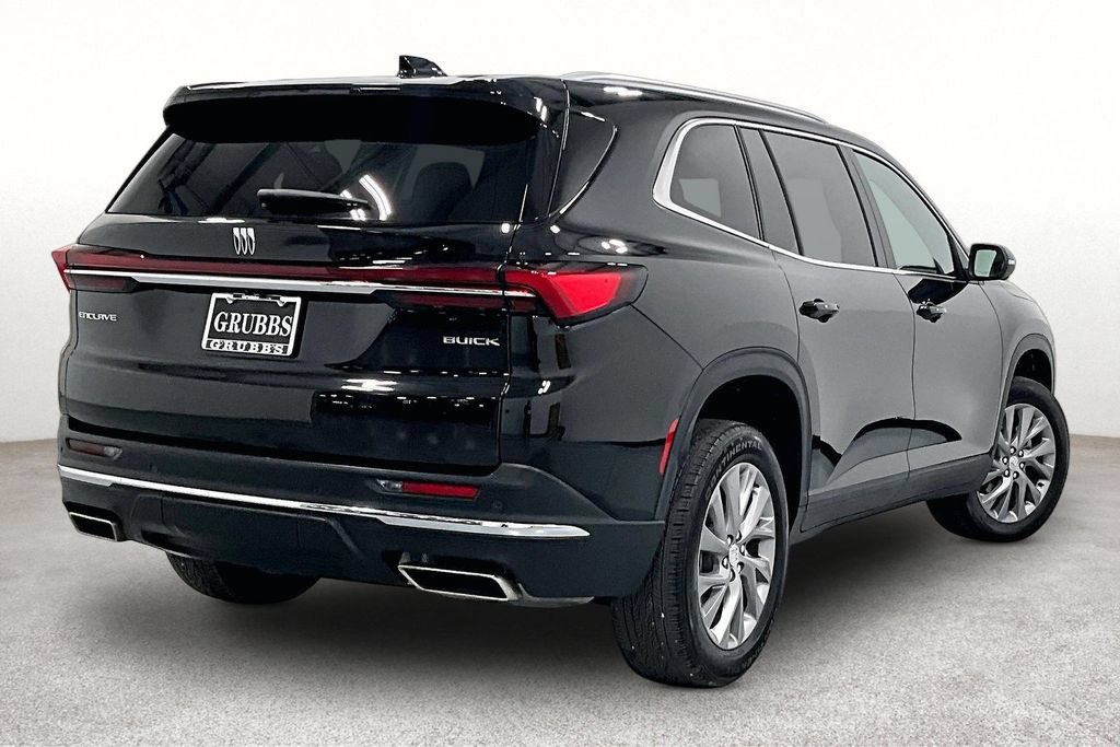 Used 2025 Buick Enclave Preferred FWD image 2