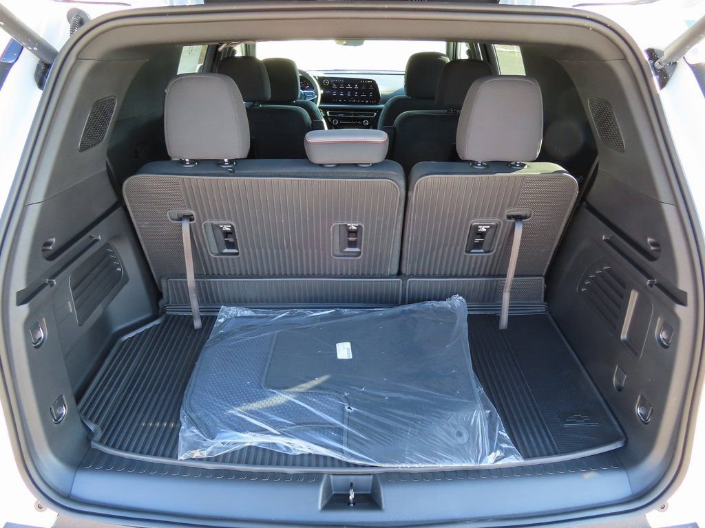 New 2026 Chevrolet Traverse LT w/ Midnight/Sport Edition image 17