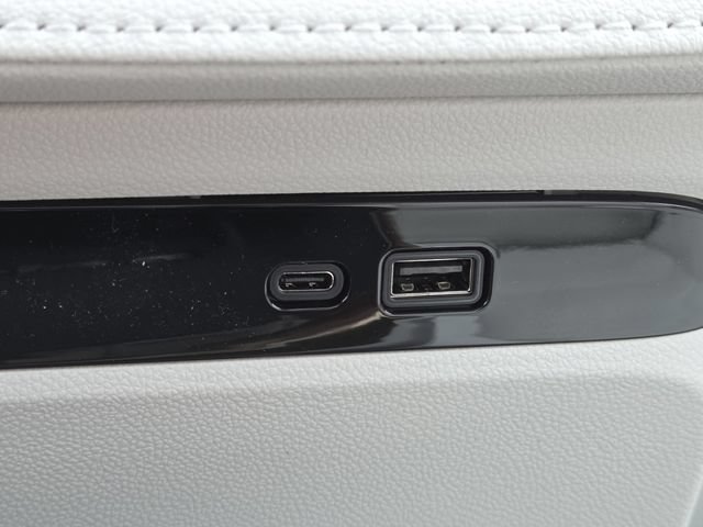 New 2026 Buick Enclave Avenir w/ Super Cruise Package AWD/4WD image 9