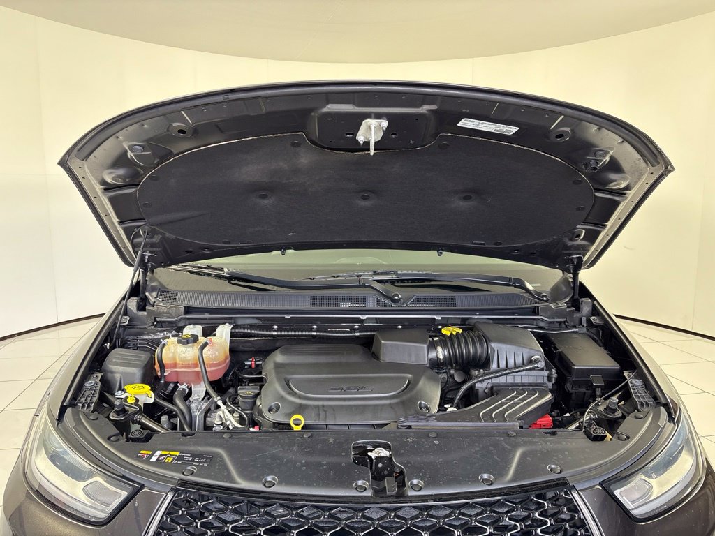 Used 2022 Chrysler Pacifica Touring-L FWD image 11