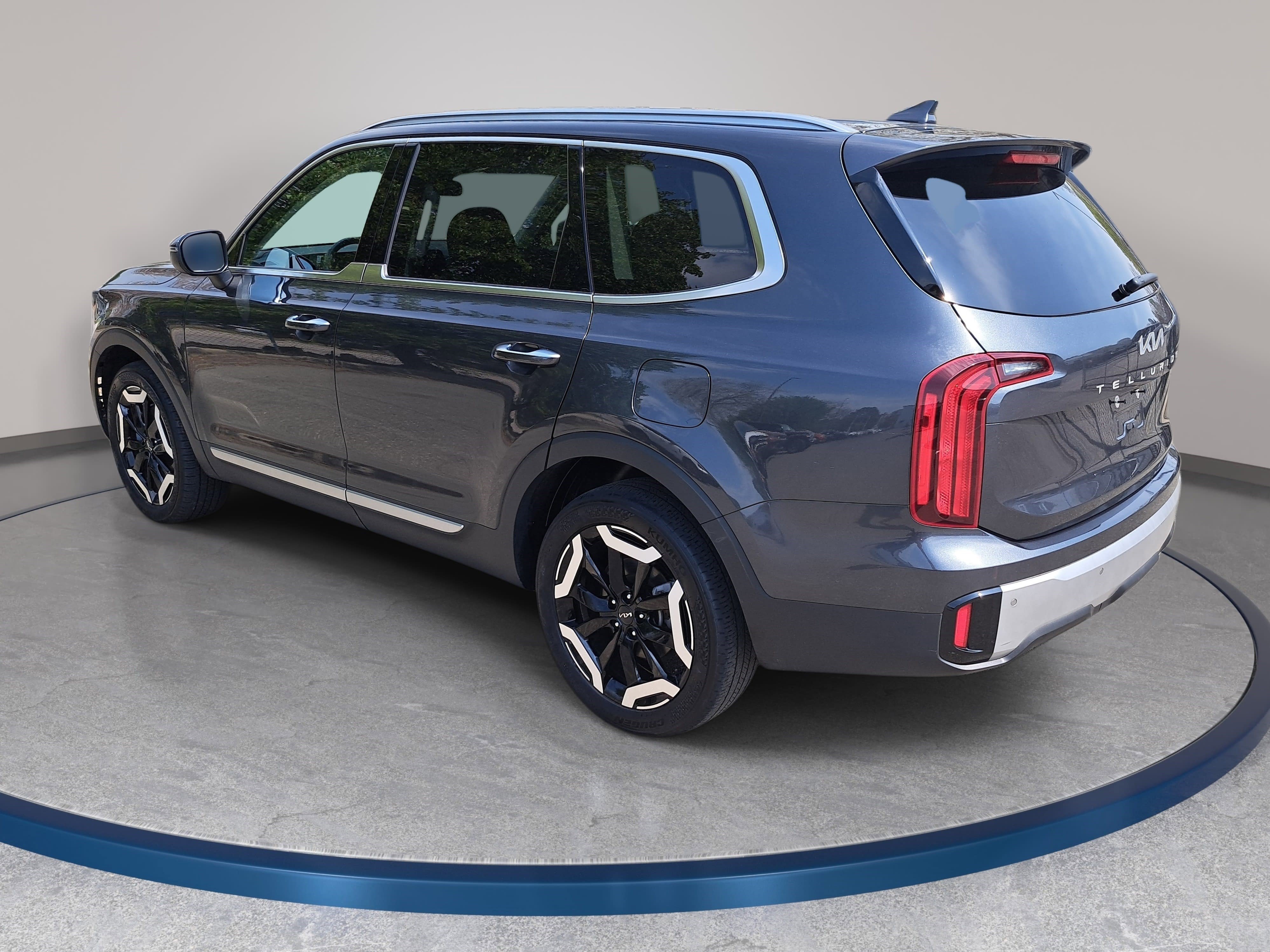 Used 2024 Kia Telluride S w/ S Sunroof Package image 7