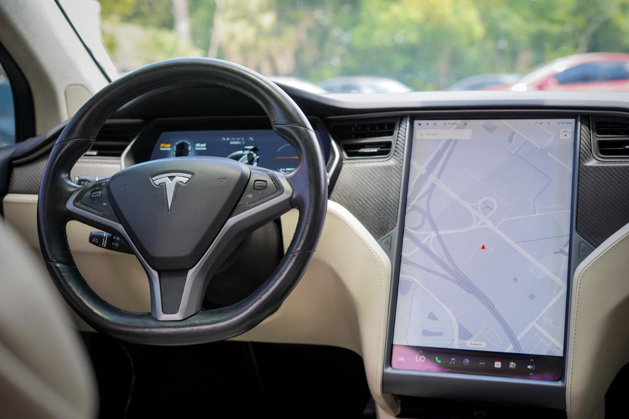 Used 2018 Tesla Model X 100D AWD/4WD image 10