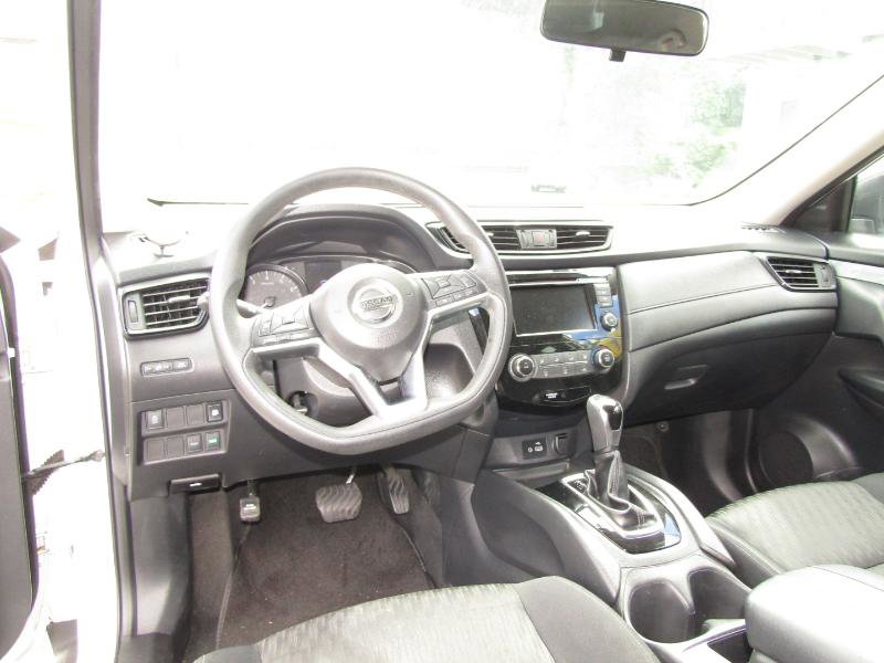 Used 2018 Nissan Rogue S image 42