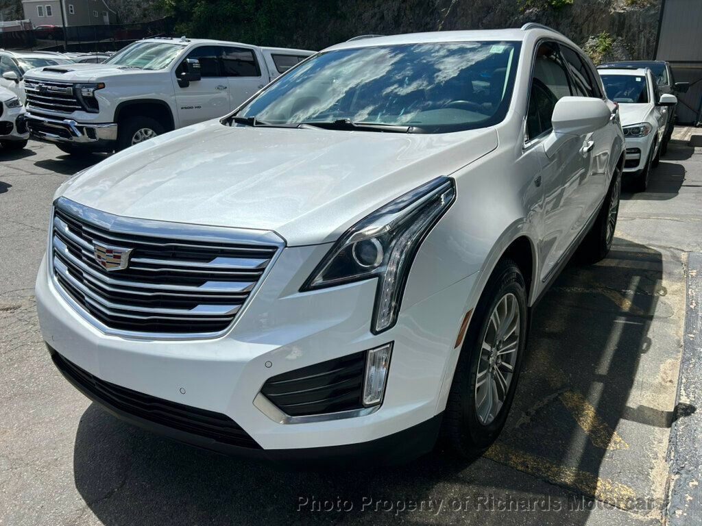Used 2018 Cadillac XT5 Luxury w/ Driver Awareness Package AWD/4WD image 5