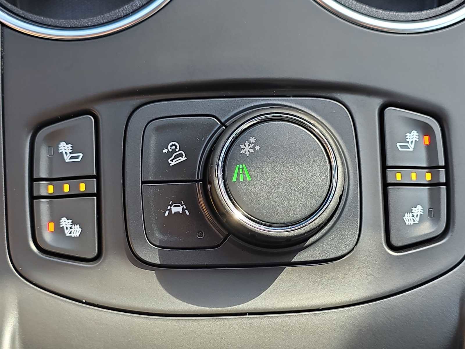 Used 2024 GMC Terrain SLE w/ Driver Convenience Package image 29