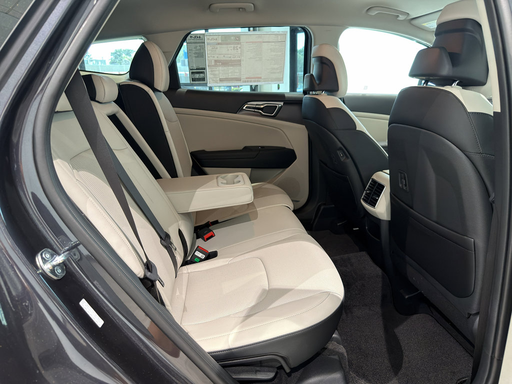 Certified 2026 Kia Sportage EX FWD image 22