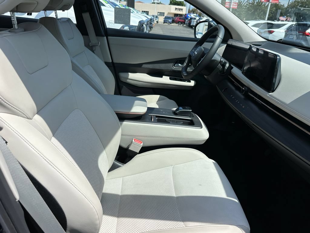 Used 2024 Nissan Ariya FWD image 15