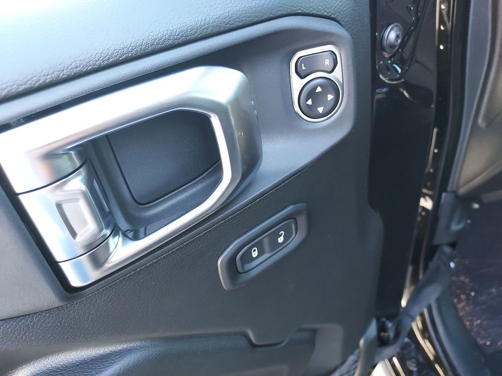 Used 2025 Jeep Gladiator Rubicon AWD/4WD image 19