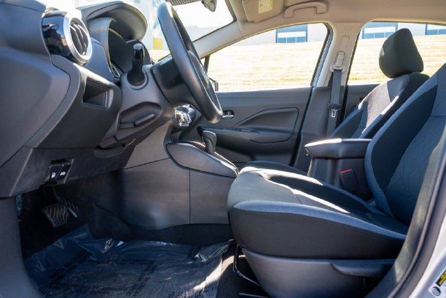 Certified 2025 Nissan Versa SV FWD image 11