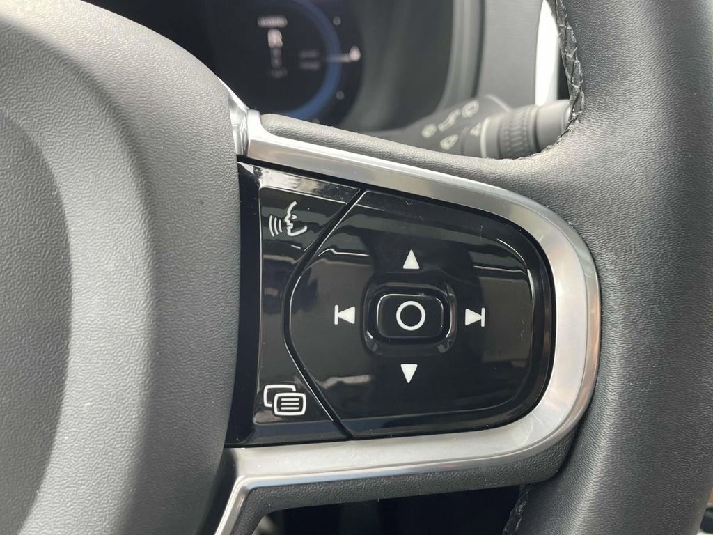 Used 2023 Volvo XC90 T8 Plus image 24