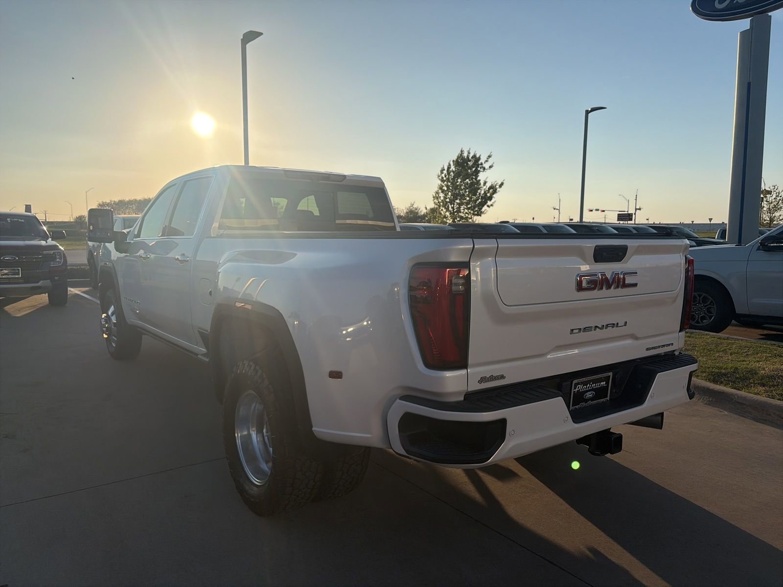 Used 2024 GMC Sierra 3500 Denali w/ Denali Reserve Package image 3