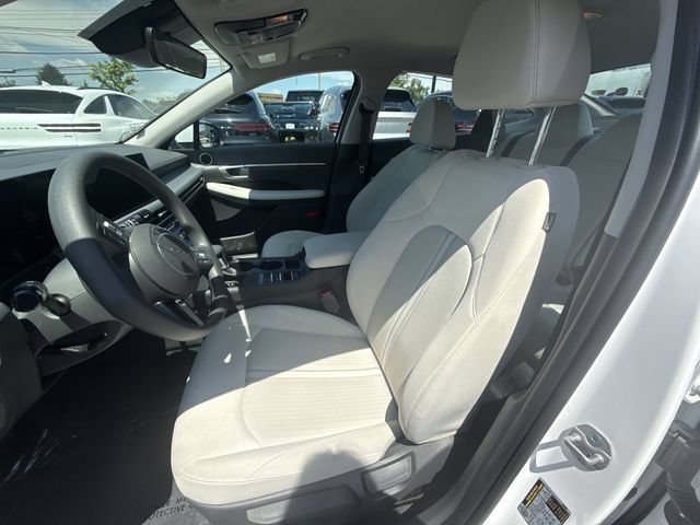 Used 2025 Hyundai Sonata SE FWD image 11
