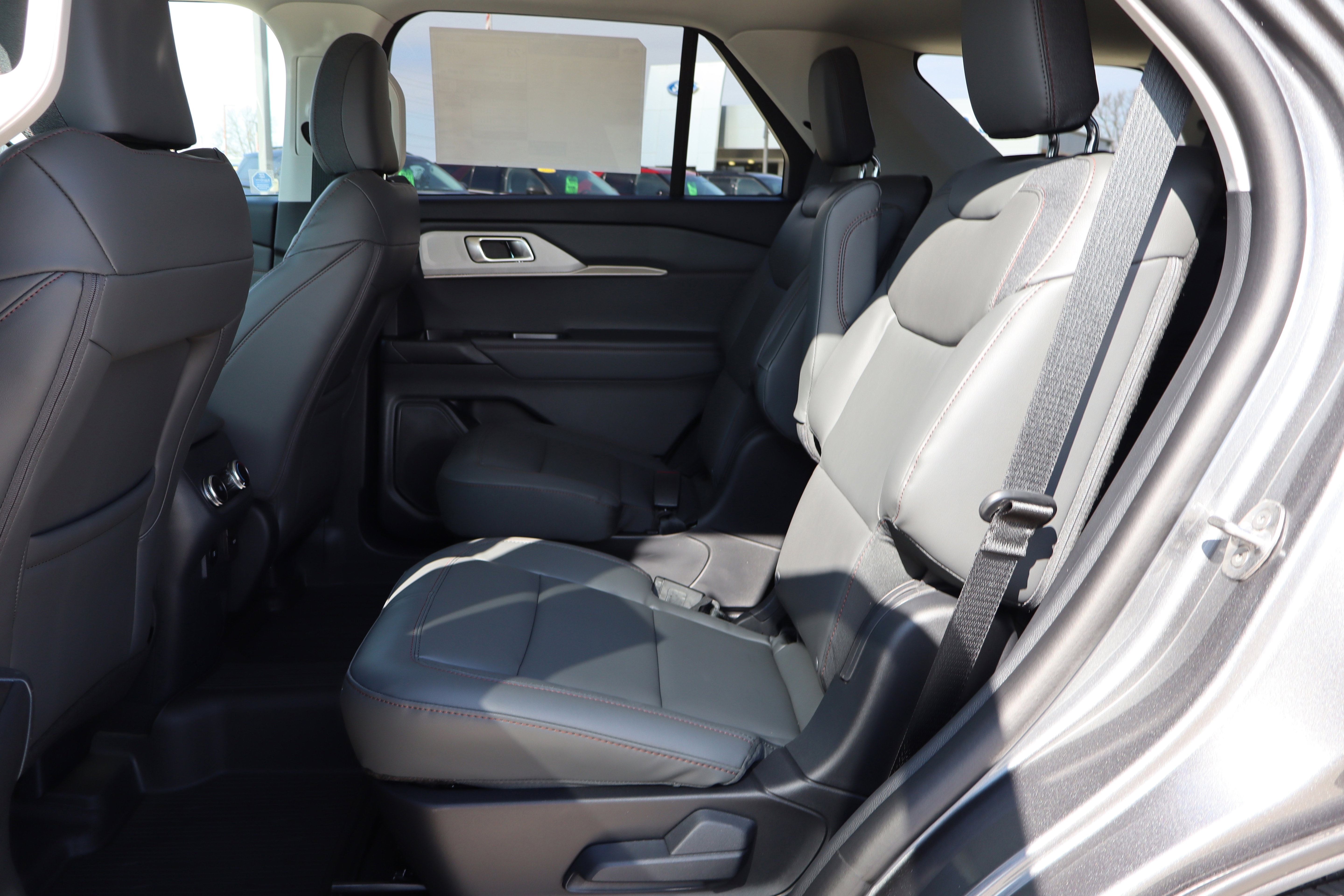 New 2026 Ford Explorer Active w/ Active Comfort Package image 10