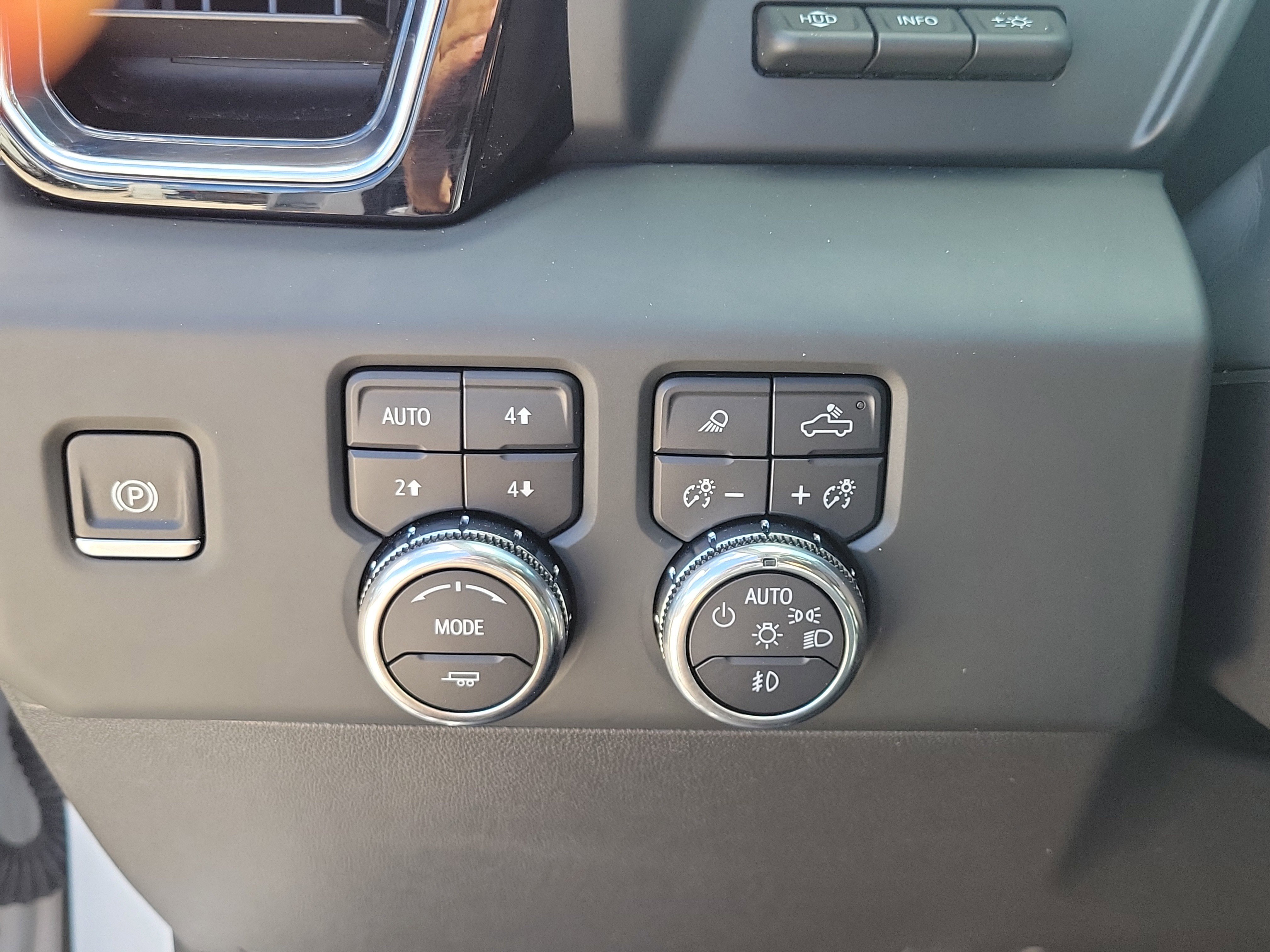 Used 2024 GMC Sierra 1500 Denali w/ Technology Package AWD/4WD image 27