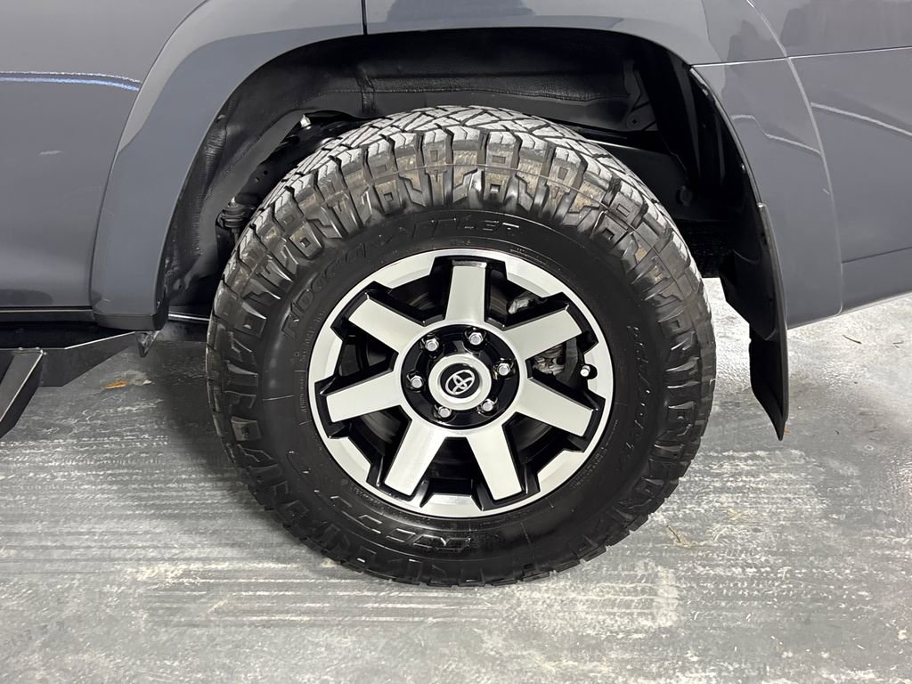 Certified 2024 Toyota 4Runner TRD Off-Road Premium w/ Moonroof Package AWD/4WD image 30