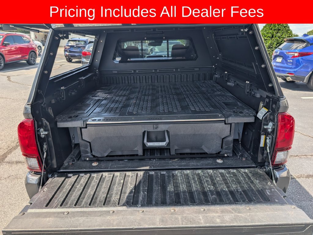 Used 2023 Toyota Tacoma SR5 w/ Technology Package AWD/4WD image 12