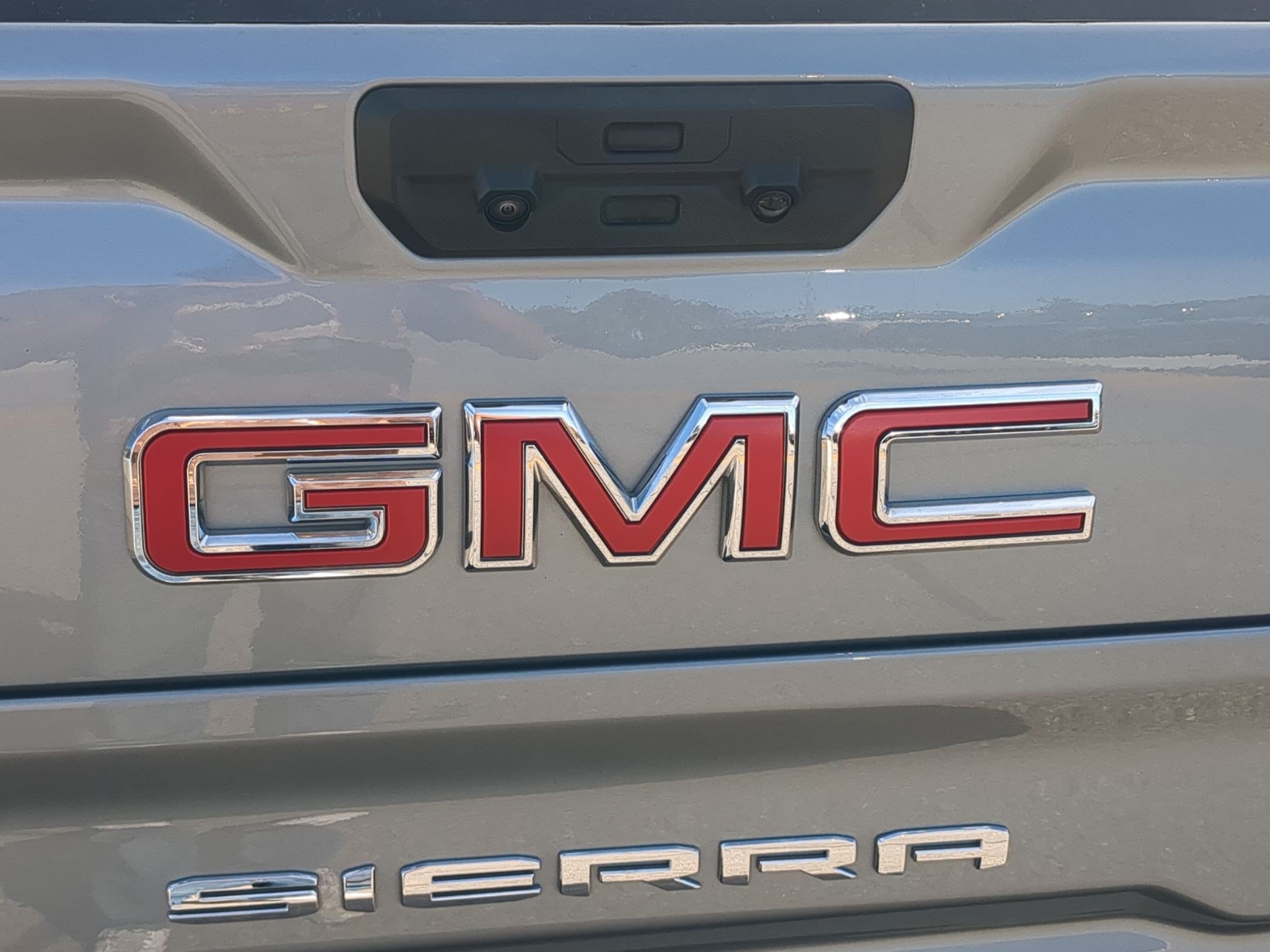 Used 2024 GMC Sierra 1500 AT4 w/ Technology Package AWD/4WD image 14