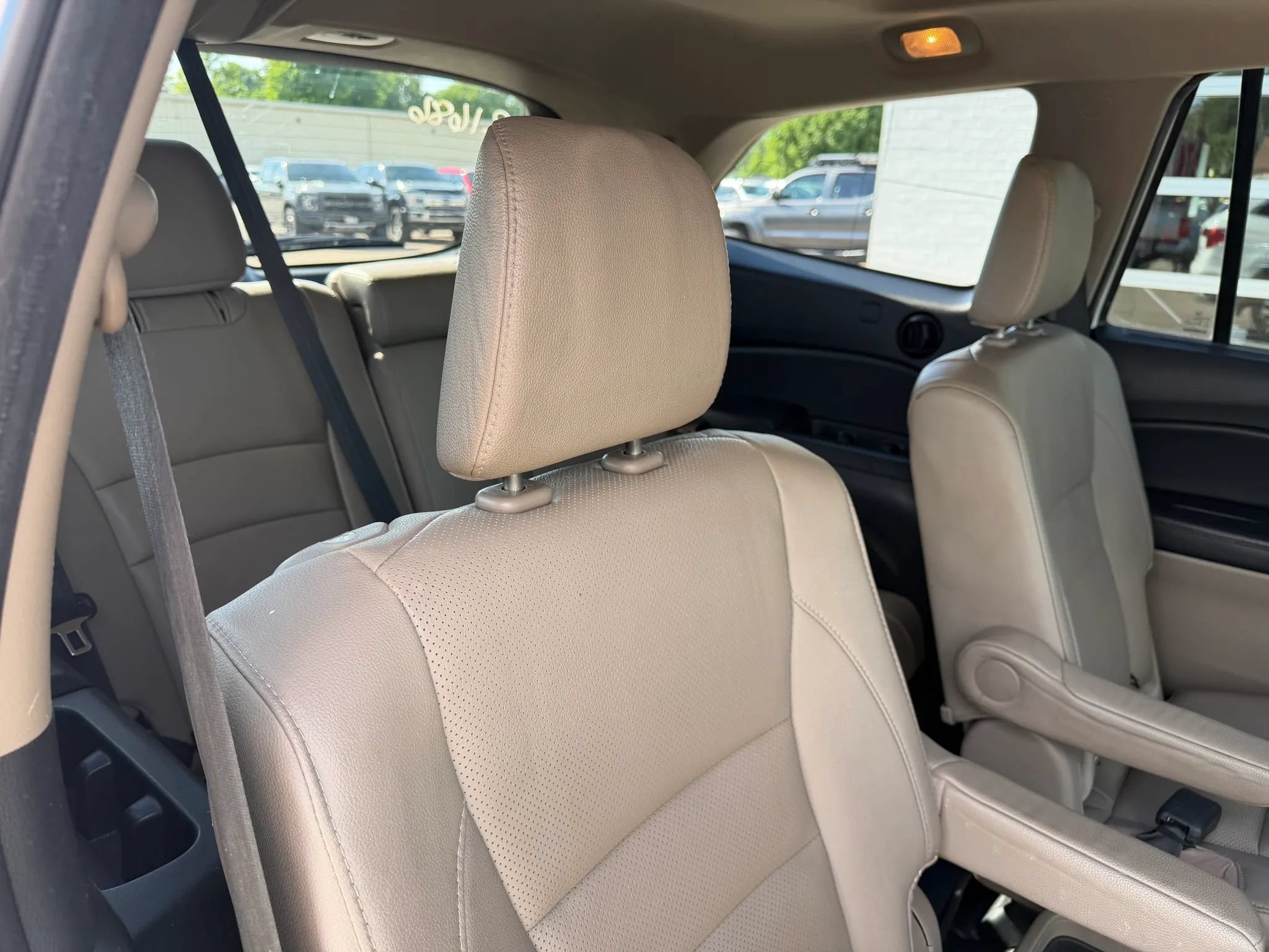 Used 2017 Honda Pilot Elite image 9