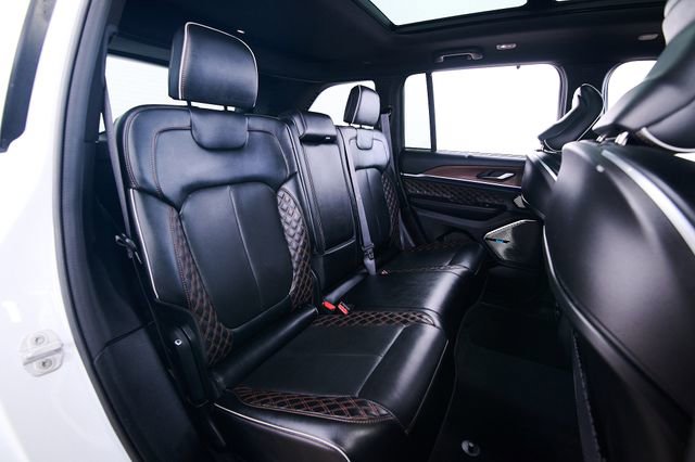 Used 2022 Jeep Grand Cherokee Summit w/ Luxury Tech Group V image 23