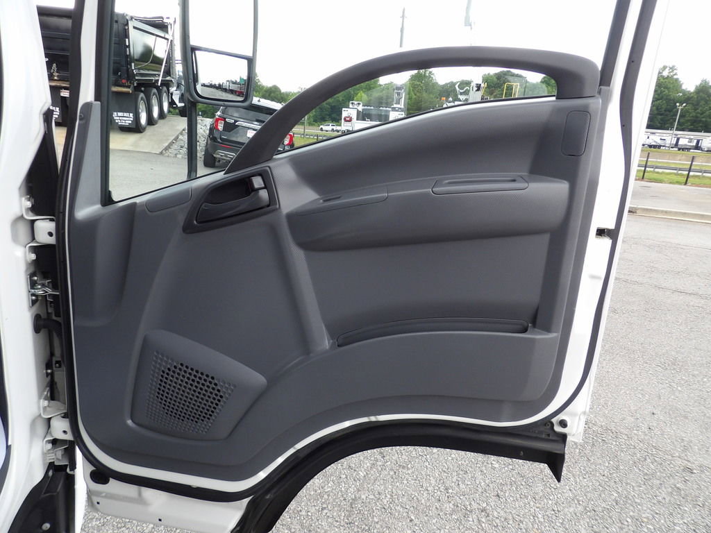 Used 2020 Isuzu NPR RWD image 25
