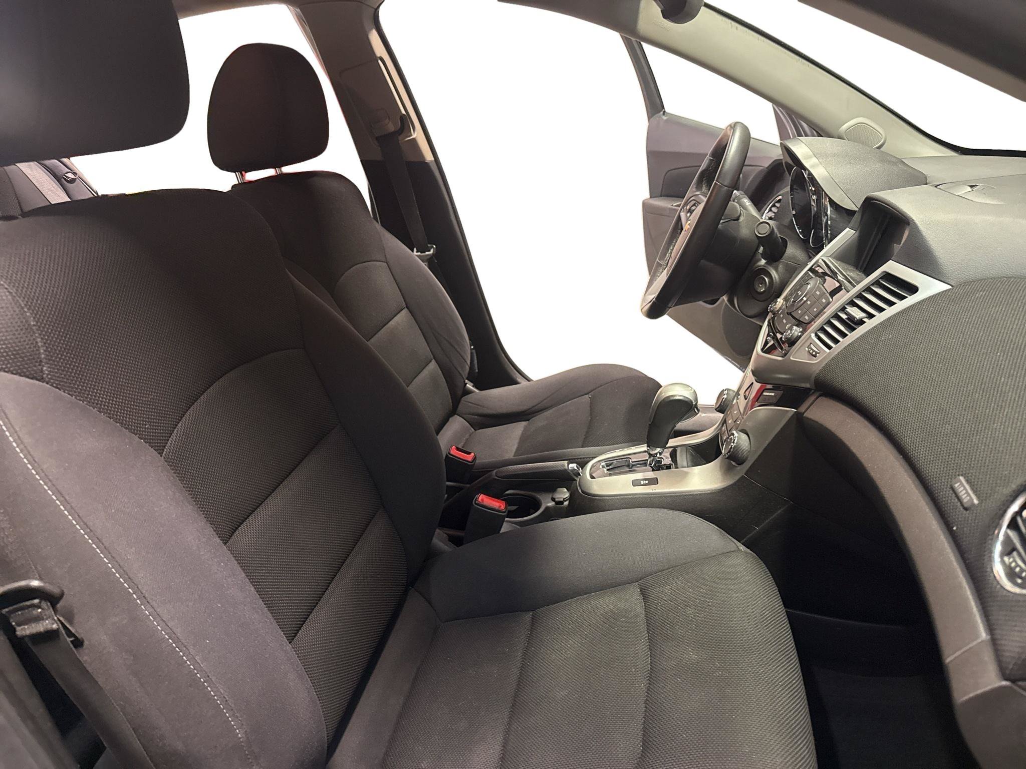 Used 2014 Chevrolet Cruze LT w/ RS Package FWD image 15